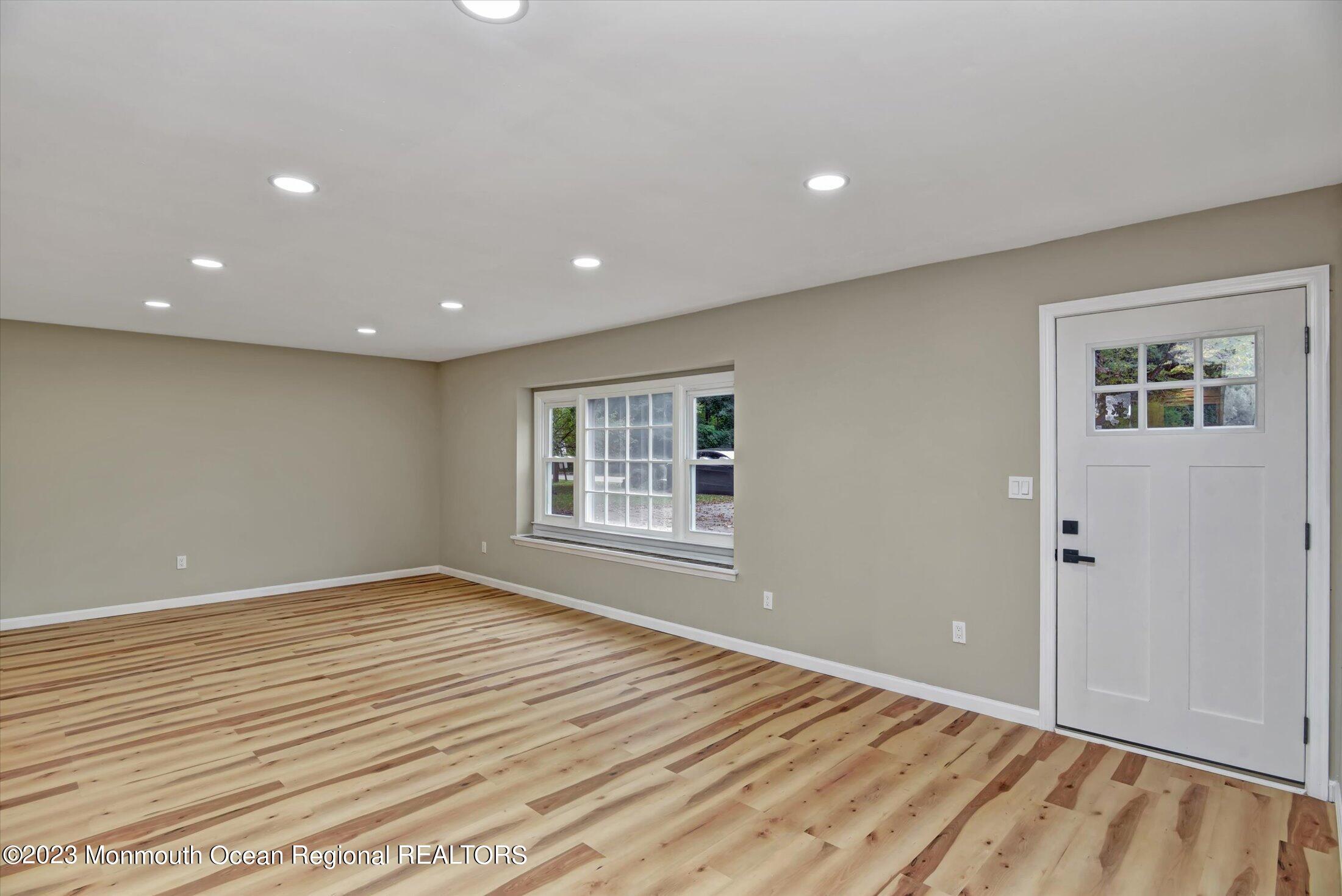 79 River Road Stanhope, NJ 07874 - Photo 23 of 29 05-Living & Dining Room