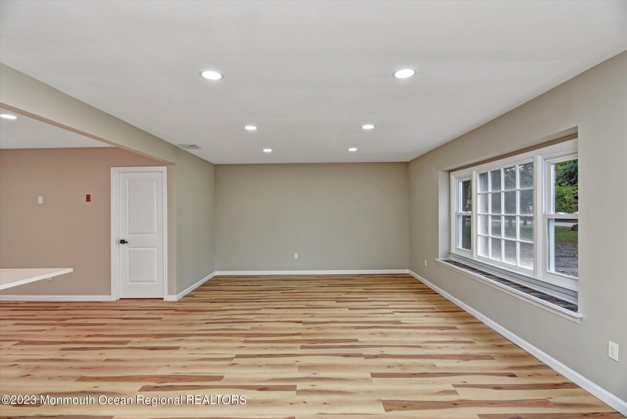 79 River Road Stanhope, NJ 07874 - Photo 24 of 29 06-Living & Dining Room
