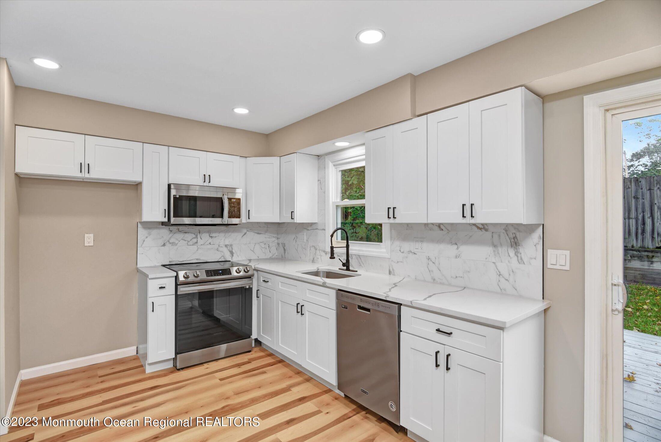 11-Kitchen