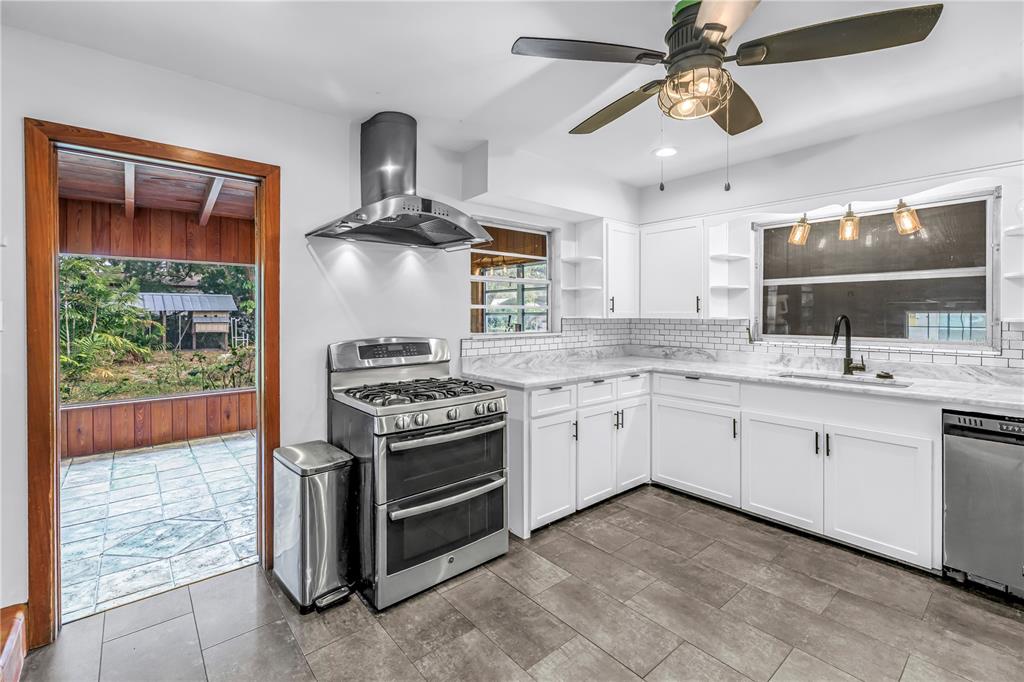 1019 Woodcrest Avenue Clearwater, FL 33756 - Photo 11 of 52