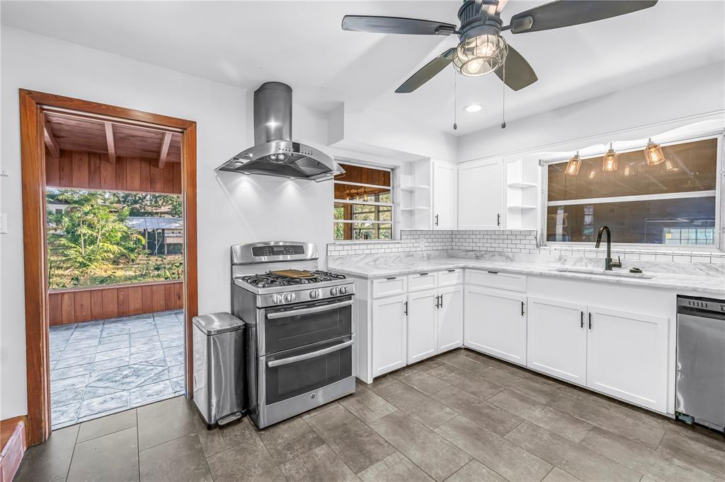 1019 Woodcrest Avenue Clearwater, FL 33756 - Photo 13 of 52