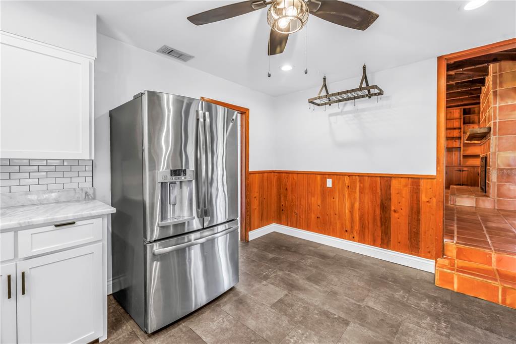 1019 Woodcrest Avenue Clearwater, FL 33756 - Photo 14 of 52