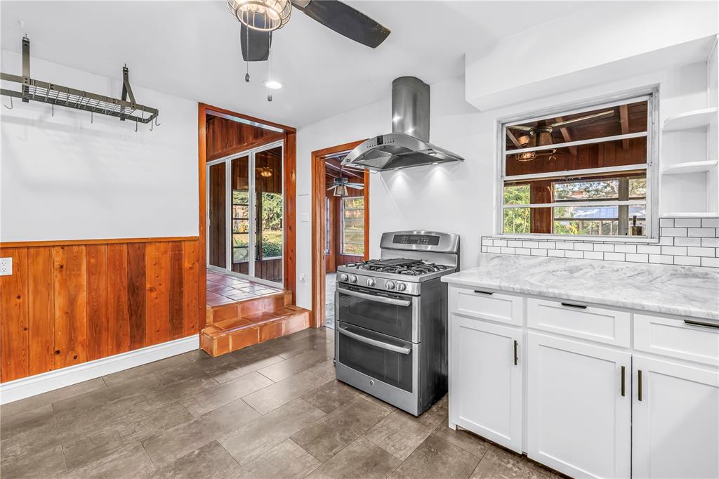 1019 Woodcrest Avenue Clearwater, FL 33756 - Photo 15 of 52