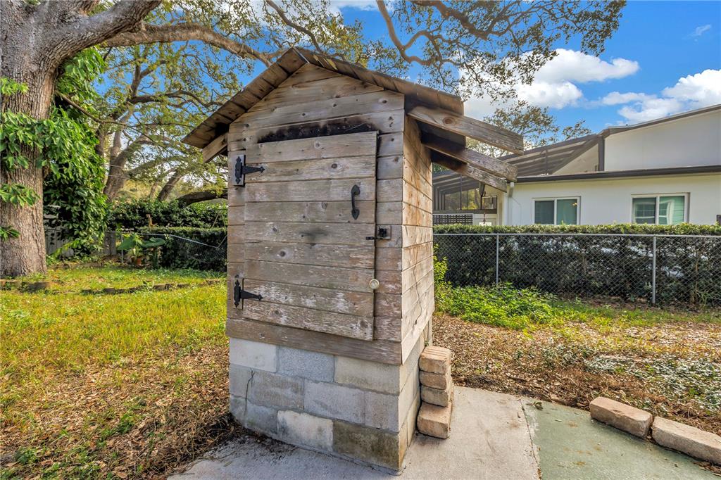 1019 Woodcrest Avenue Clearwater, FL 33756 - Photo 35 of 52