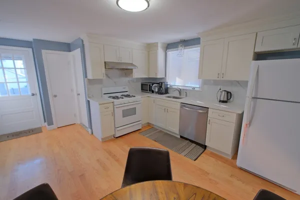 $3,300 | 15 George Road, Quincy, MA 02170