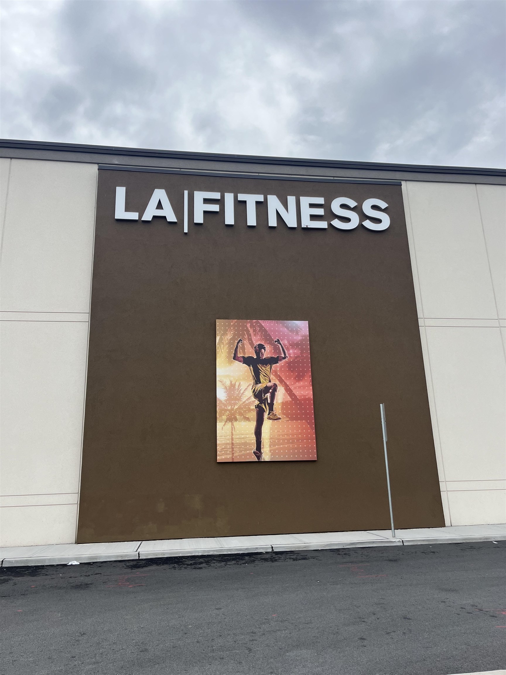 662 Avenue C, Unit 304 Bayonne, NJ 07002 - Photo 19 of 20 a close up of a wall