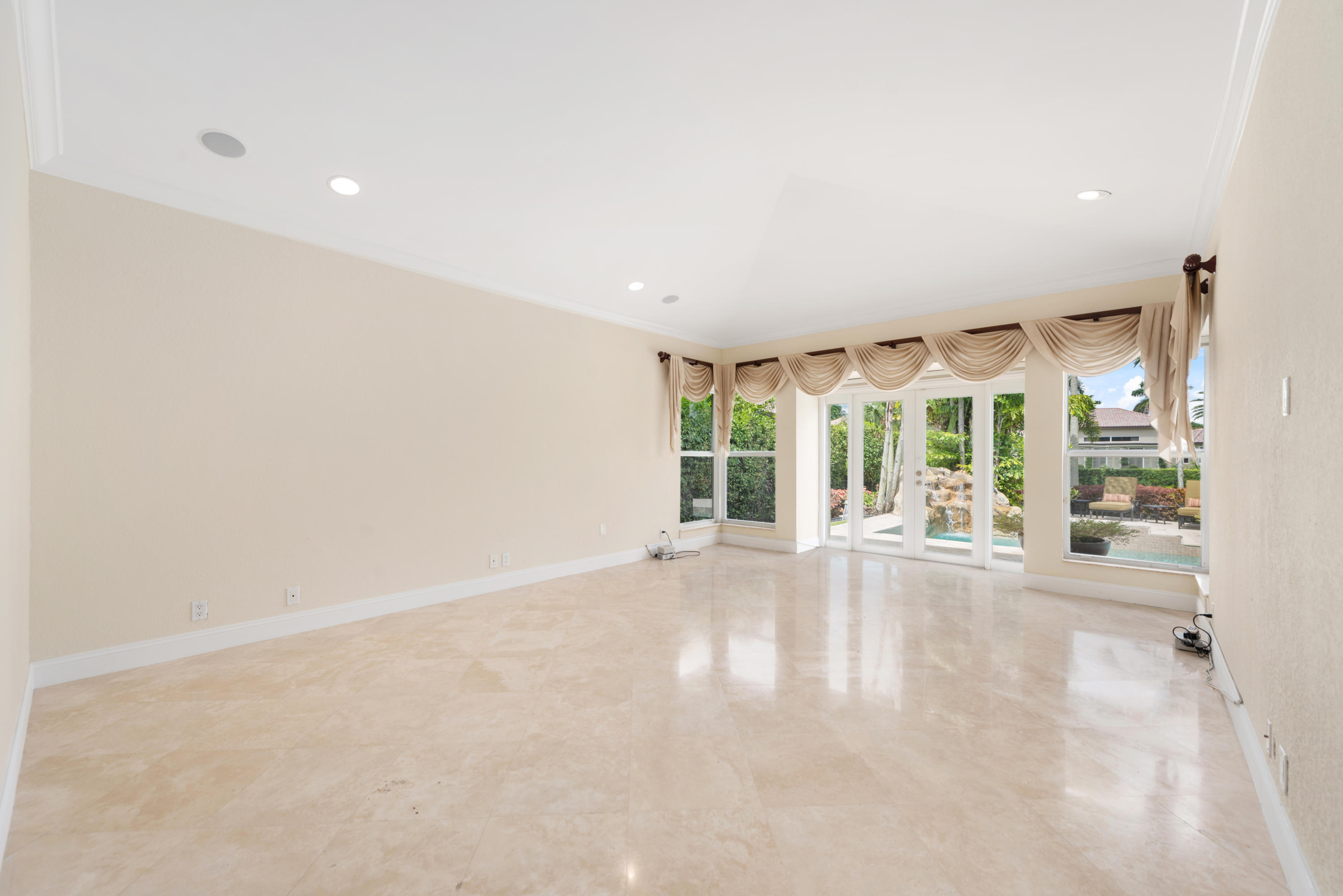 17815 Scarsdale Way Boca Raton, FL 33496 - Photo 5 of 33 DSC_4817