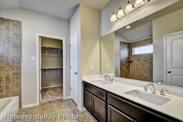 $1,900 | 21607 Surrey Lane, Lago Vista, TX 78645