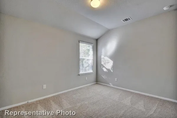 $1,900 | 21607 Surrey Lane, Lago Vista, TX 78645