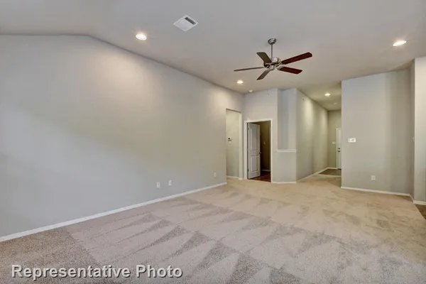 $1,900 | 21607 Surrey Lane, Lago Vista, TX 78645