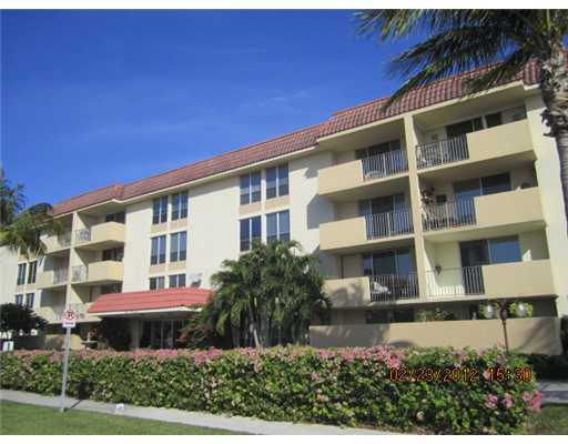 1000 Spanish River Road, Unit 3O Boca Raton, FL 33432 - Photo 1 of 12 Primary Photo