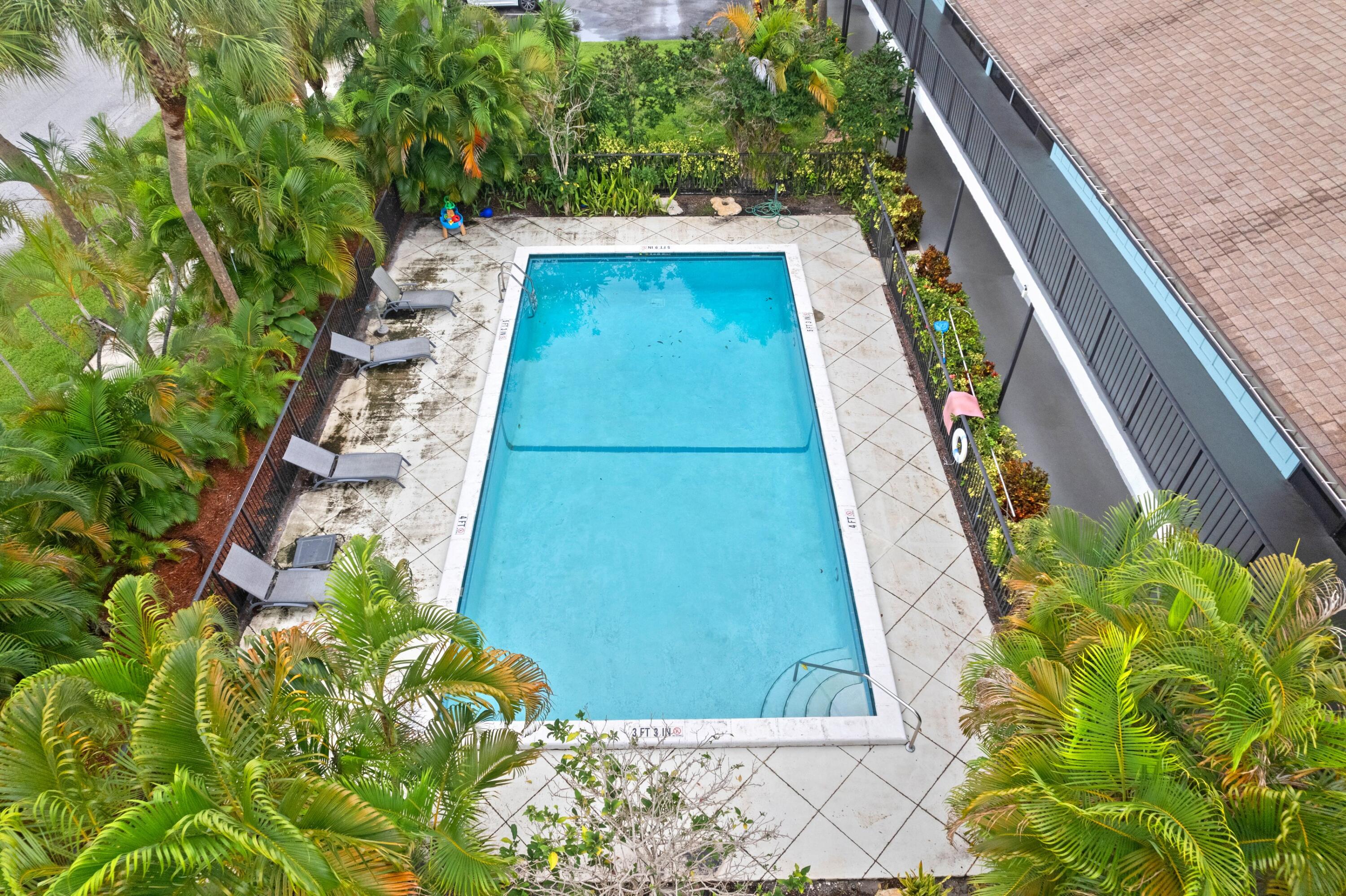 201 Southwest 1st Street, Unit 7 Boca Raton, FL 33432 - Photo 3 of 15 COMMUNITY POOL
