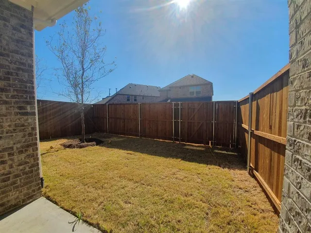 $3,150 | 8286 Primrose Way, Dallas, TX 75252