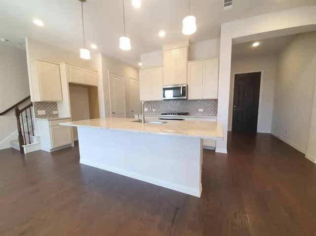 $3,150 | 8286 Primrose Way, Dallas, TX 75252