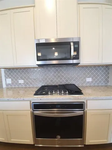 $3,150 | 8286 Primrose Way, Dallas, TX 75252