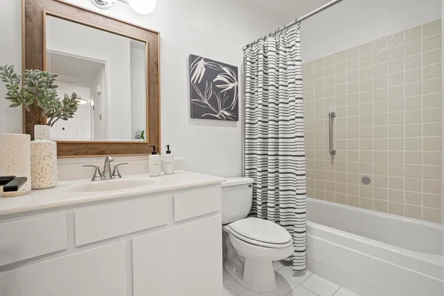 $549,000 | 19100 Crest Avenue, Unit 100, Castro Valley, CA 94546