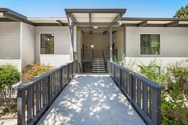 $549,000 | 19100 Crest Avenue, Unit 100, Castro Valley, CA 94546
