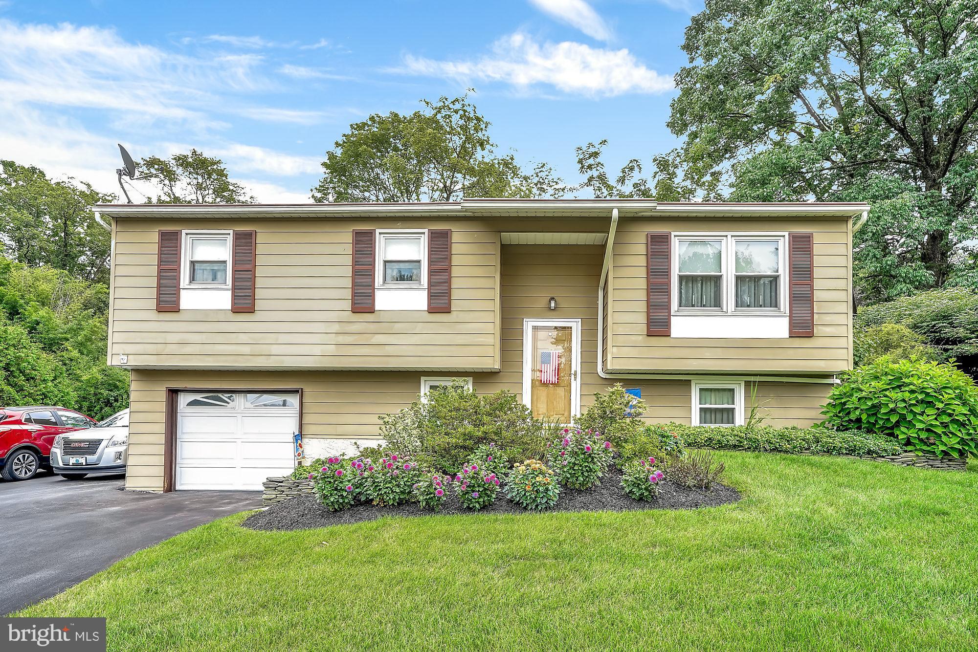 419 Calyn Drive Reading, PA 19607 - Photo 1 of 28 Gallery Image 1
