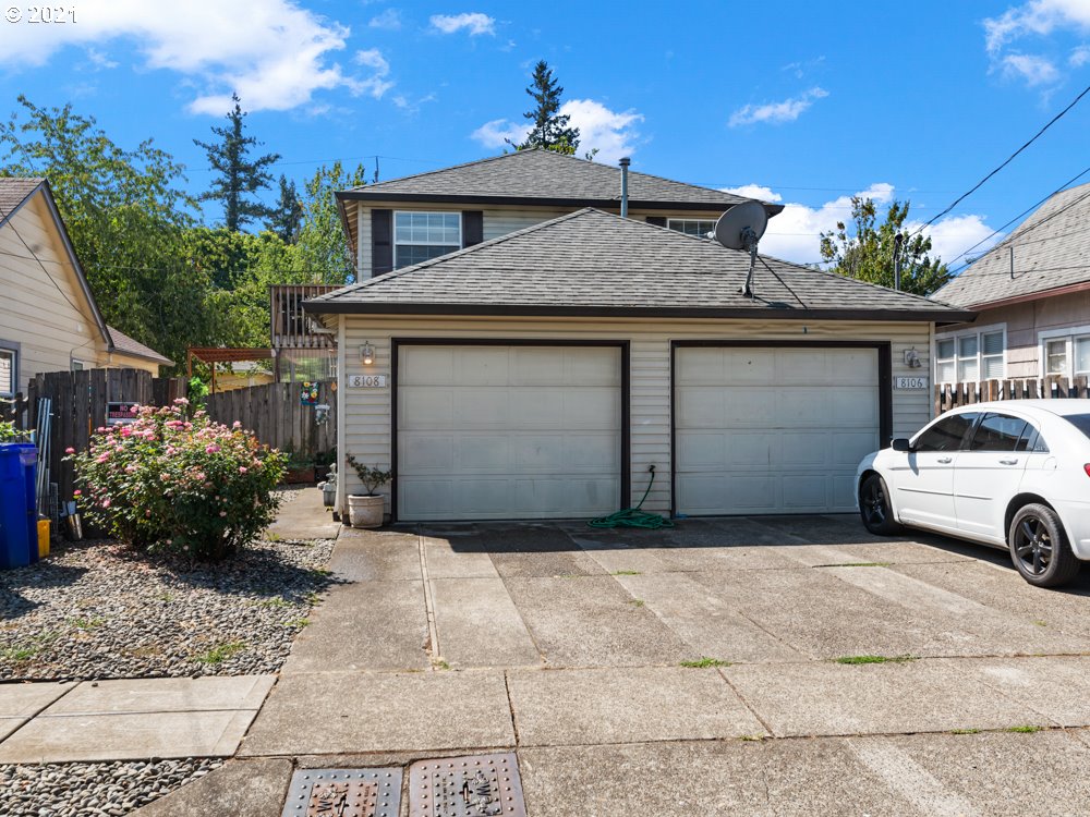8106 Southeast Knight Street Portland, OR 97206 - Photo 2 of 29