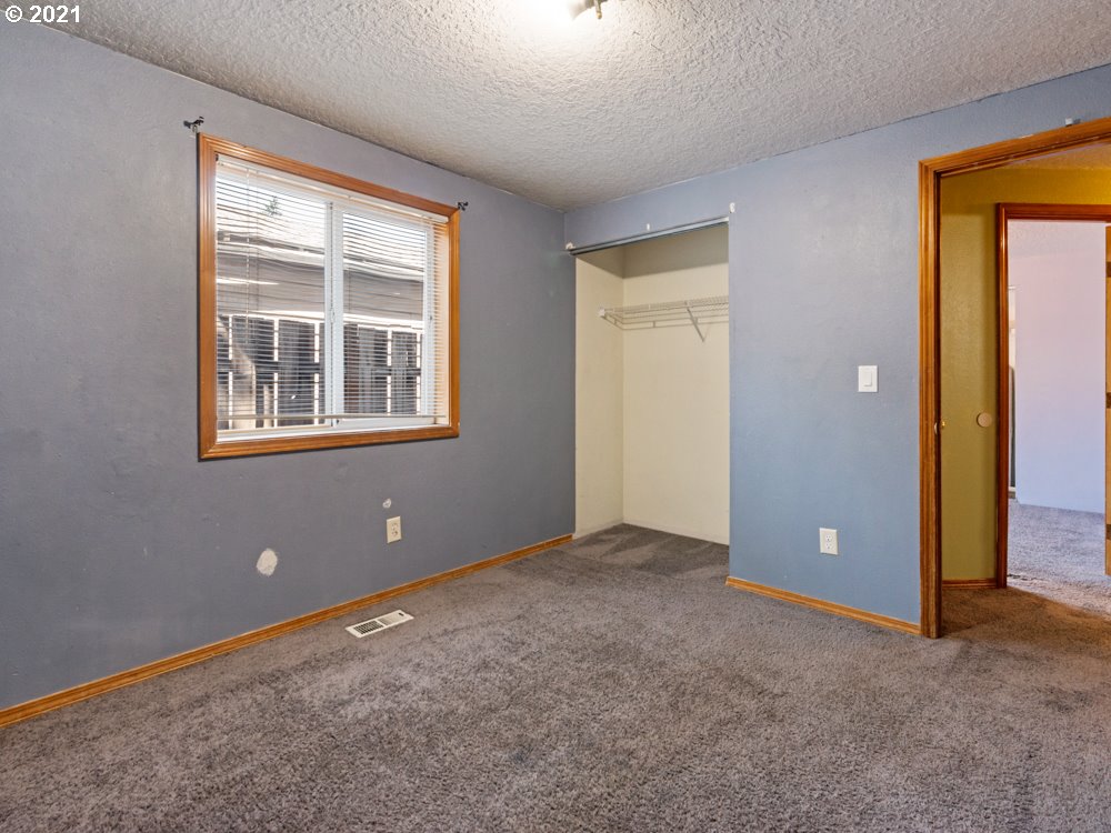 8106 Southeast Knight Street Portland, OR 97206 - Photo 24 of 29