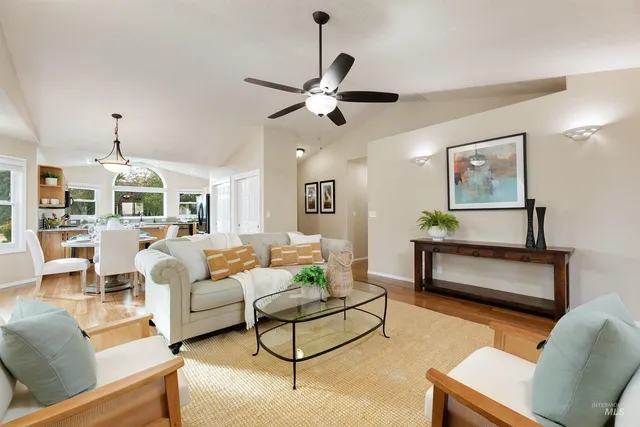 $434,800 | 444 Morning Sun Court, Nampa, ID 83686