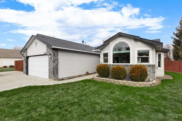 $434,800 | 444 Morning Sun Court, Nampa, ID 83686