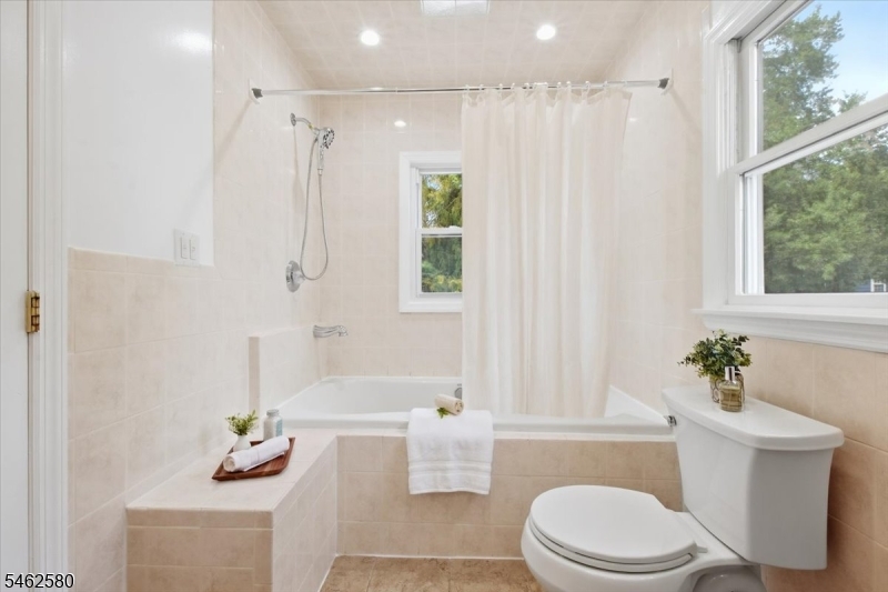 77 Meadowbrook Road Short Hills, NJ 07078 - Photo 24 of 40 Gallery Image 24