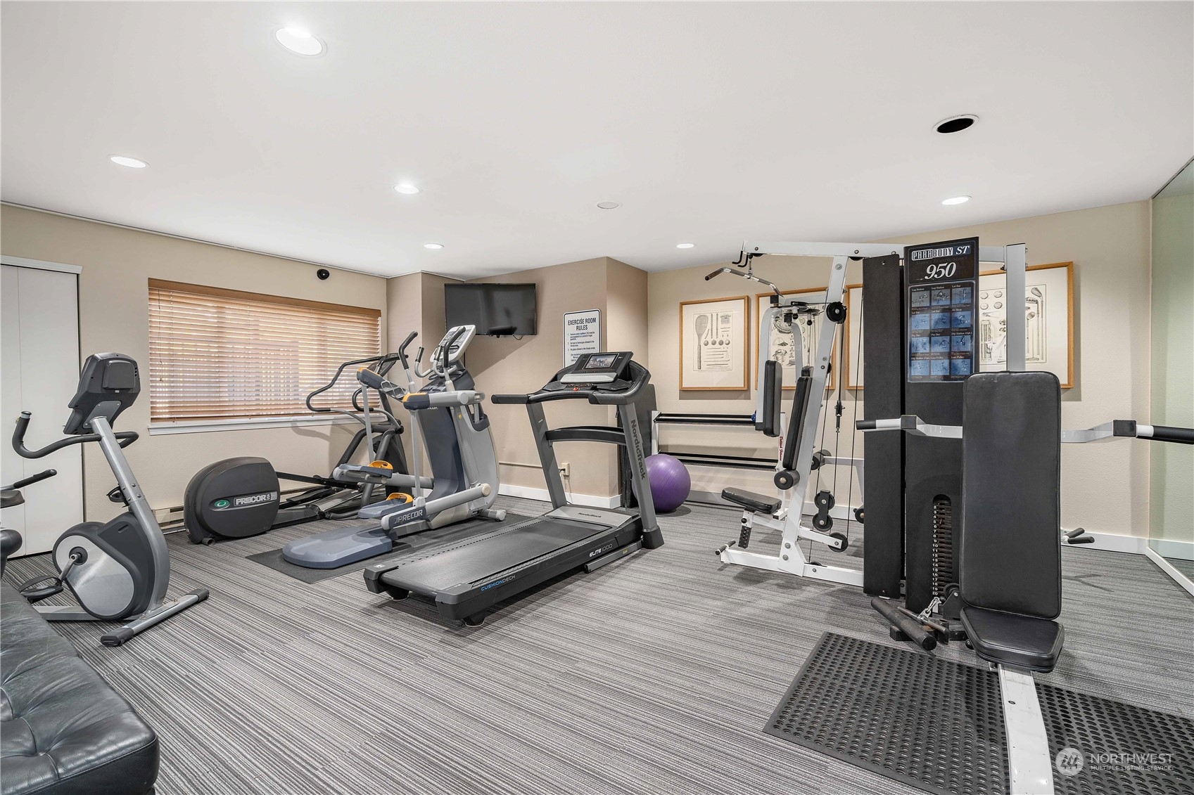31500 33rd Place Southwest, Unit R204 Federal Way, WA 98023 - Photo 21 of 26 a view of a room with gym equipment