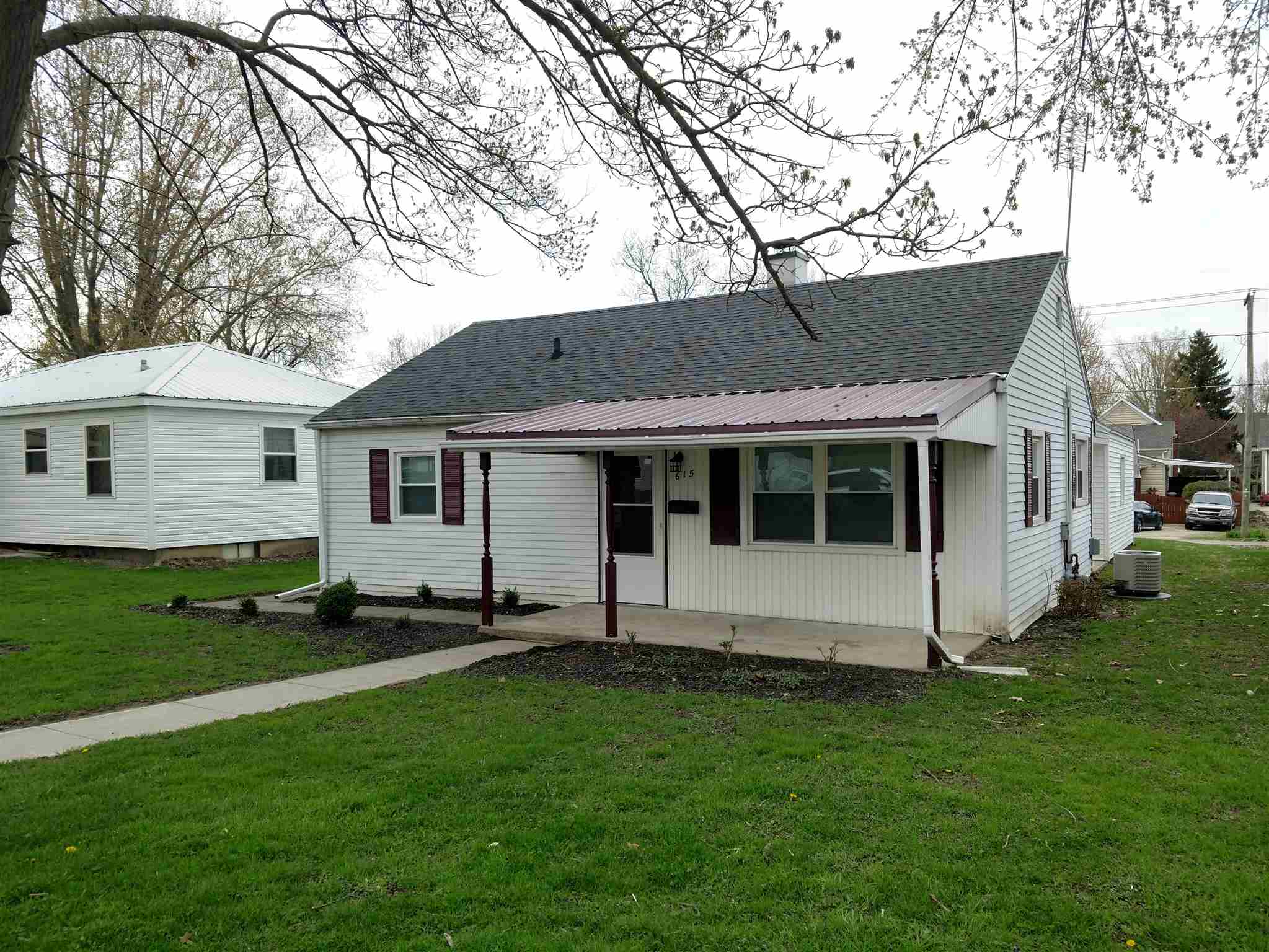 615 Cleveland Street Decatur, IN 46733 - Photo 1 of 19