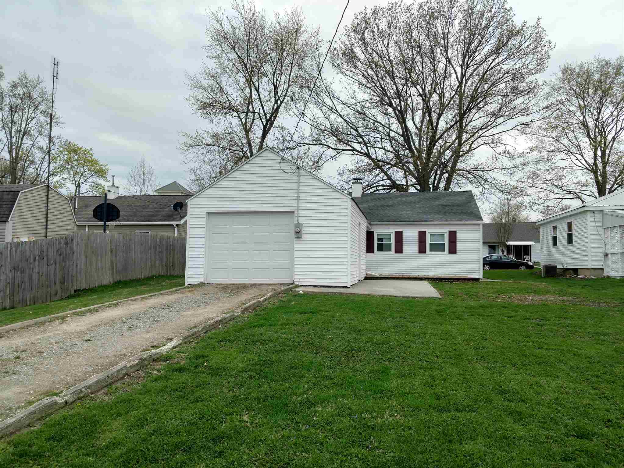 615 Cleveland Street Decatur, IN 46733 - Photo 3 of 19