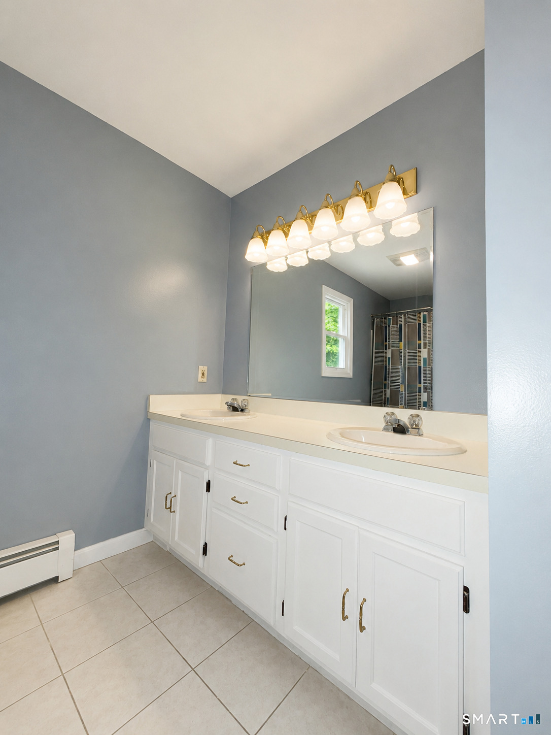 120 Tyler Way Bristol, CT 06010 - Photo 17 of 35 Master Bathroom