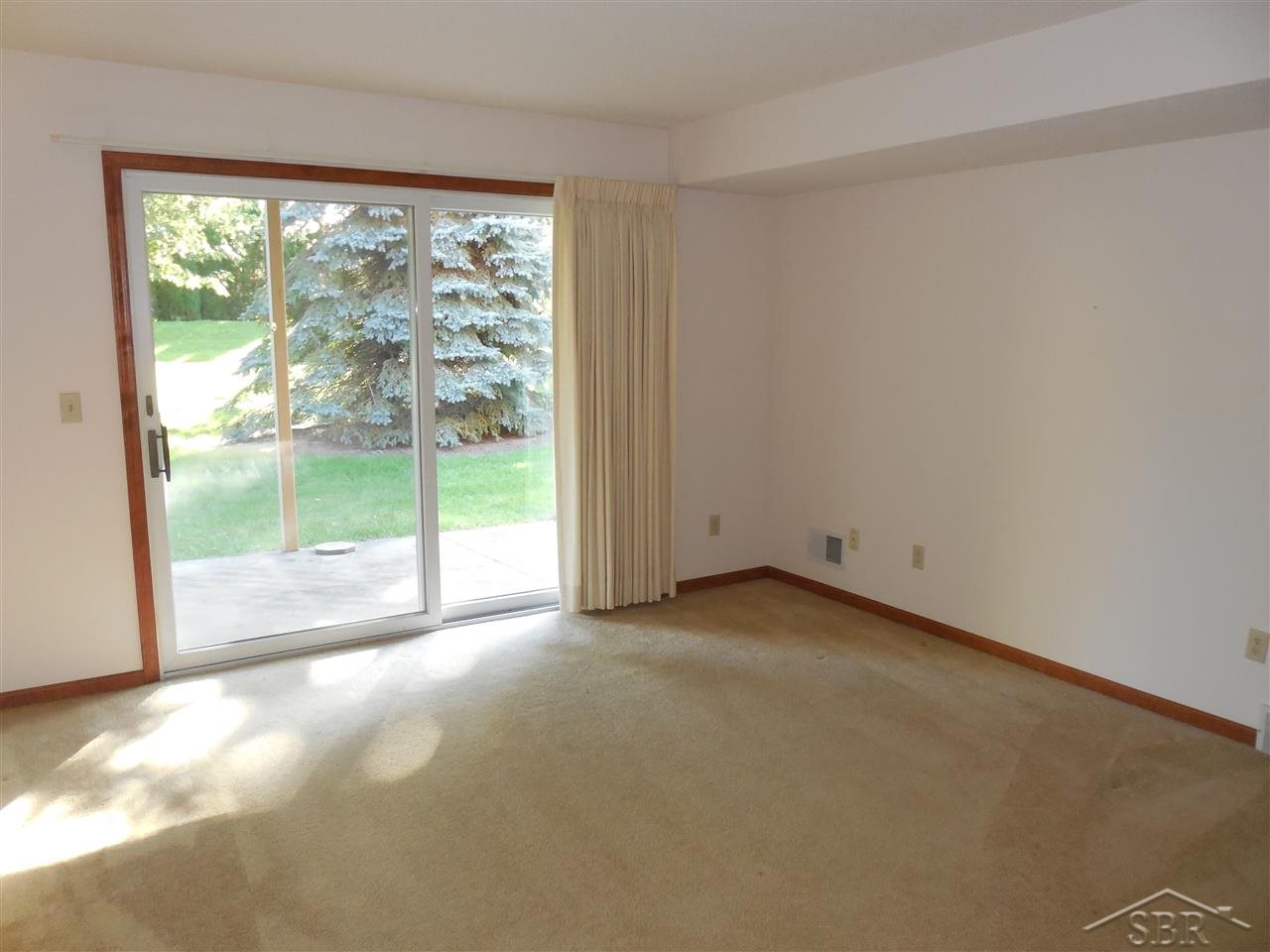 593 Churchgrove Road Frankenmuth, MI 48734 - Photo 15 of 23 31215687-16.JPG