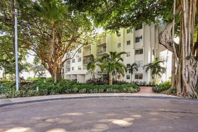 $417,500 | 777 Northeast 62nd Street, Unit C400, Miami, FL 33138