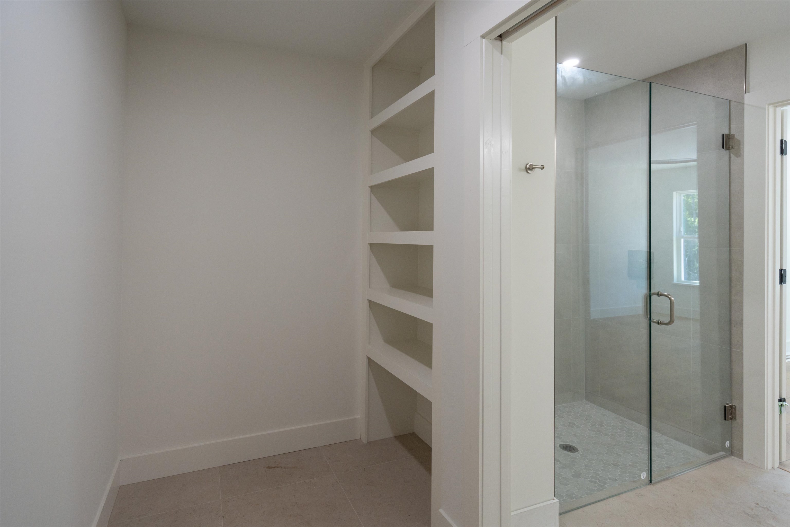 411 Royal Road St. Augustine, FL 32086 - Photo 28 of 43 a view of an empty walk in closet