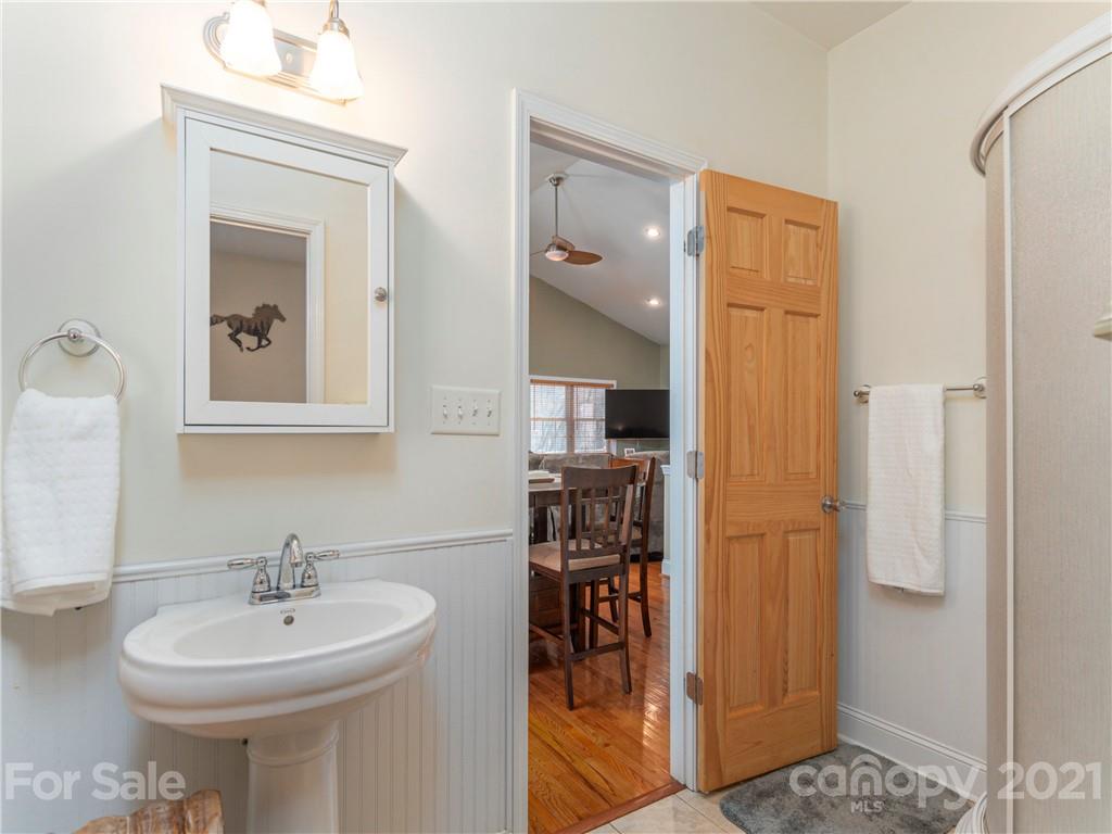 411 Scarlet Ridge Sylva, NC 28779 - Photo 16 of 26 Gallery Image 16