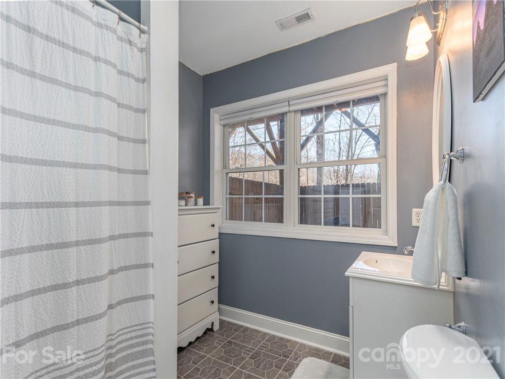 411 Scarlet Ridge Sylva, NC 28779 - Photo 17 of 26 Gallery Image 17