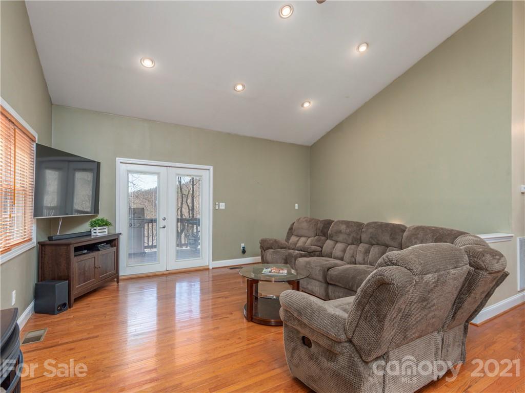 411 Scarlet Ridge Sylva, NC 28779 - Photo 6 of 26 Gallery Image 6