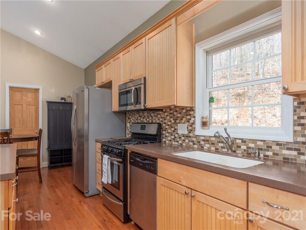 411 Scarlet Ridge Sylva, NC 28779 - Photo 10 of 26 Gallery Image 10