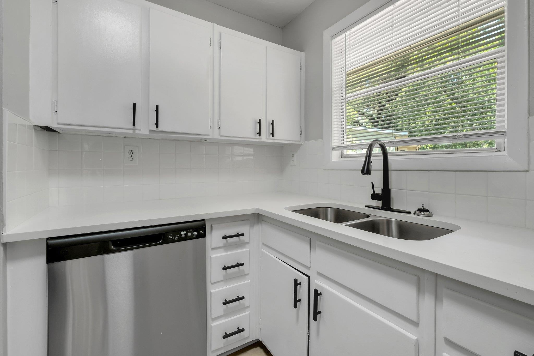 2116 Cambridge Drive Tallahassee, FL 32304 - Photo 20 of 23