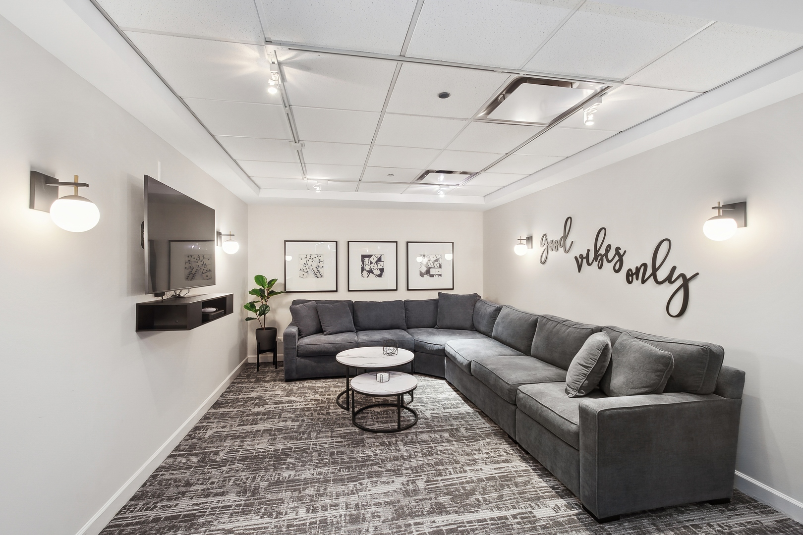 30 East Huron Street, Unit 4901 Chicago, IL 60611 - Photo 35 of 36