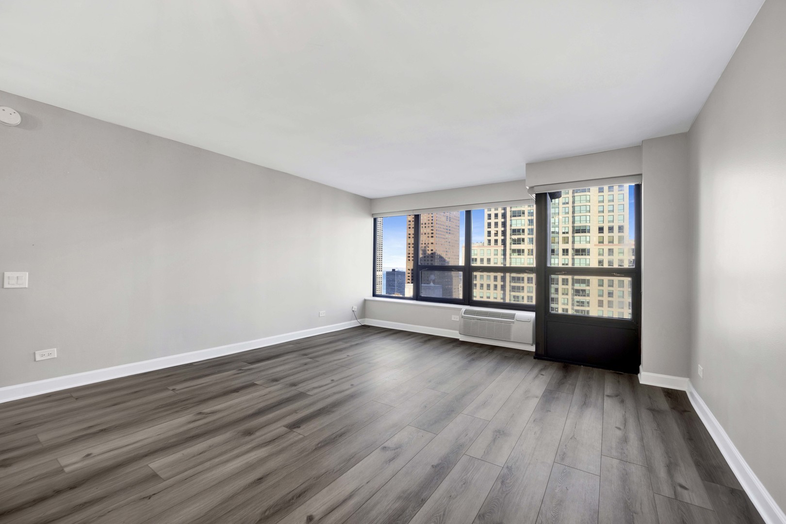 30 East Huron Street, Unit 4901 Chicago, IL 60611 - Photo 8 of 36