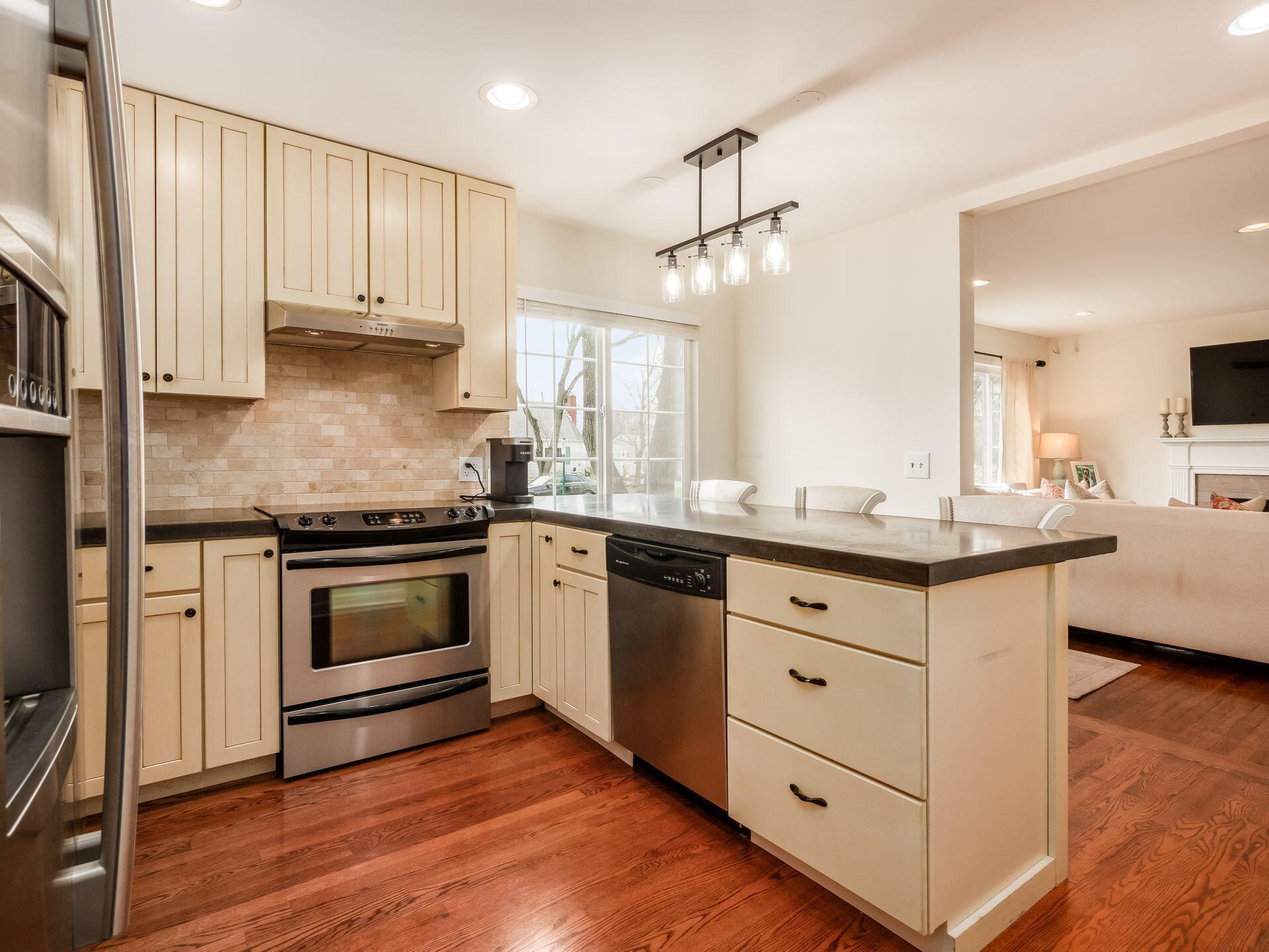 2170 Ridgecliff Road Columbus, OH 43221 - Photo 11 of 44 Kitchen Open to Living Room!