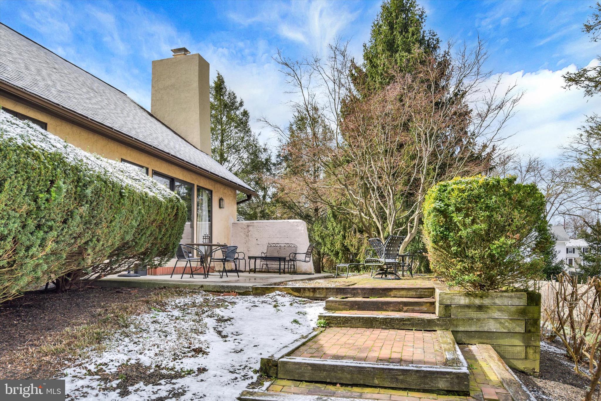 811 Michigan Avenue Lemoyne, PA 17043 - Photo 33 of 50 a view of outdoor space and seating area