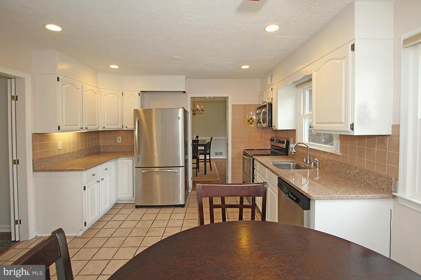 809 Rowen Road Silver Spring, MD 20910 - Photo 10 of 30 Kitchen