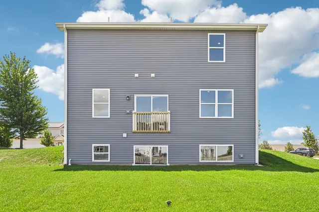 $469,990 | 974 Garnet Lane, Montgomery, IL 60538