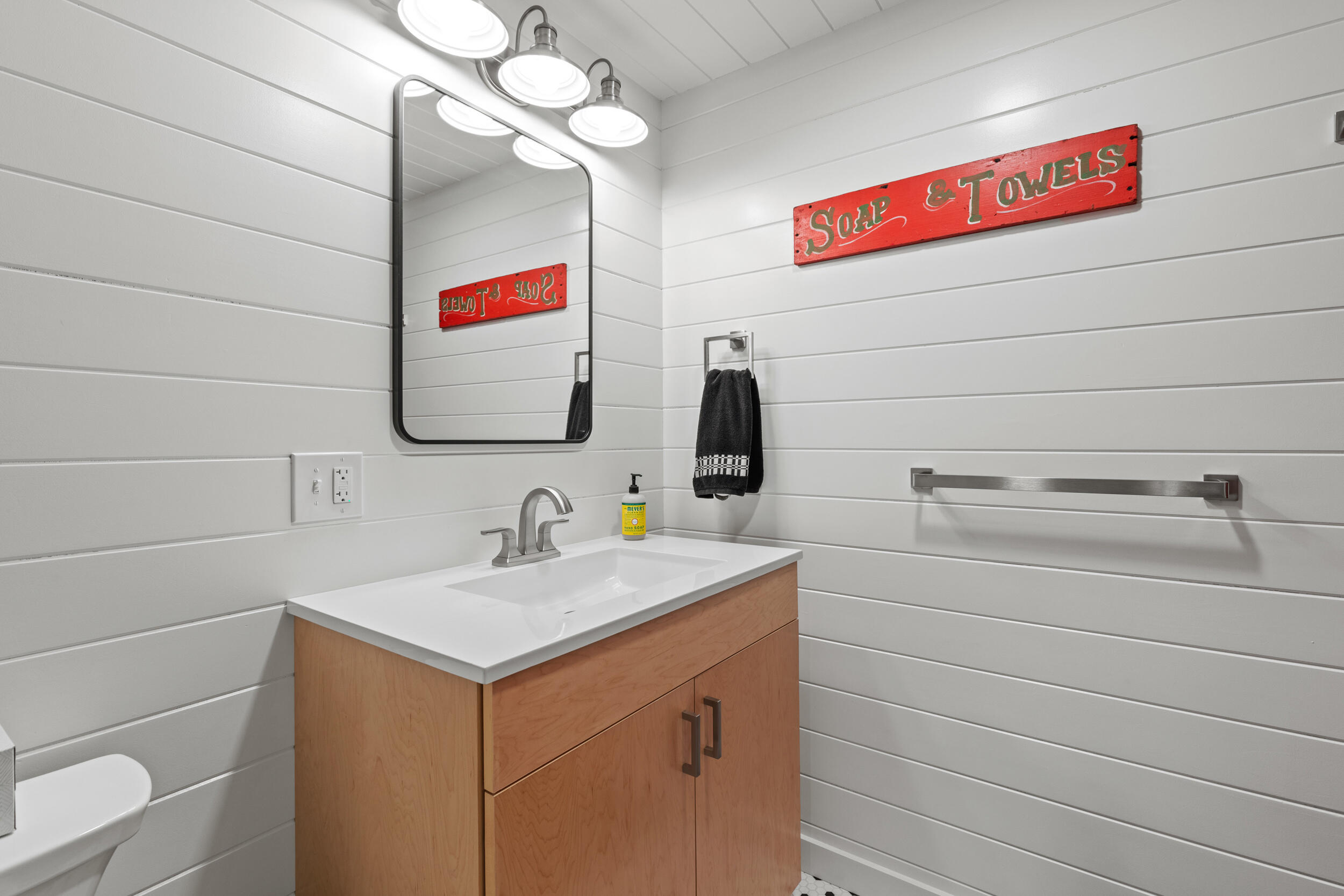214 Gore Road Naples, ME 04055 - Photo 24 of 42 214 gore road interiors-022