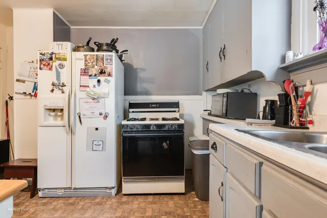 $339,999 | 1634 East Lincoln Avenue, Des Plaines, IL 60018