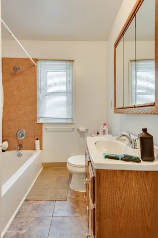 $339,999 | 1634 East Lincoln Avenue, Des Plaines, IL 60018