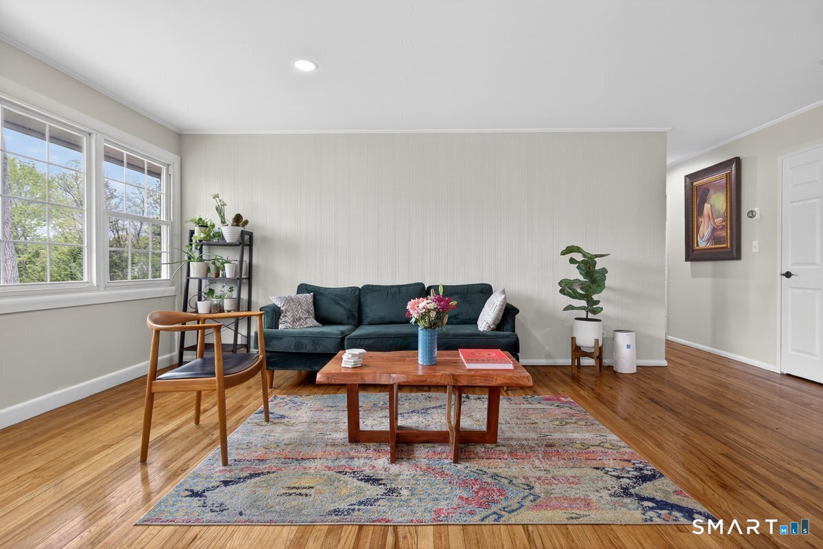 131 Clay Hill Road Stamford, CT 06905 - Photo 8 of 32