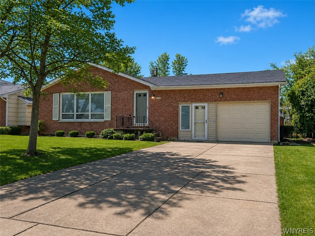 116 Segsbury Road Amherst, NY 14221 - Photo 1 of 34